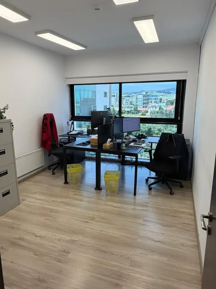 Office 150 m² for rent in Limassol, Limassol - Petrou Kai Pavlou