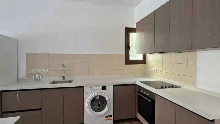 Μεζονέτα προς ενοικίαση 188 μ² στην τοποθεσία Limassol, Mouttagiaka Tourist Area