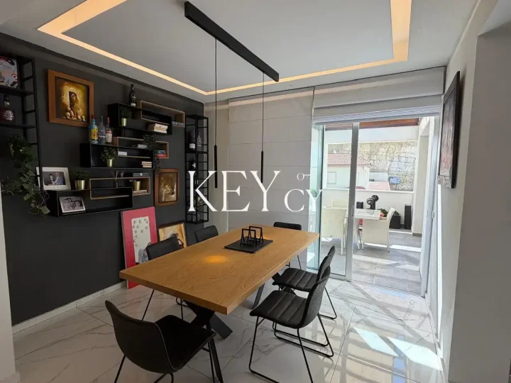 3-bedroom apartments for rent 198 m² in Limassol, Limassol - Mesa Geitonia