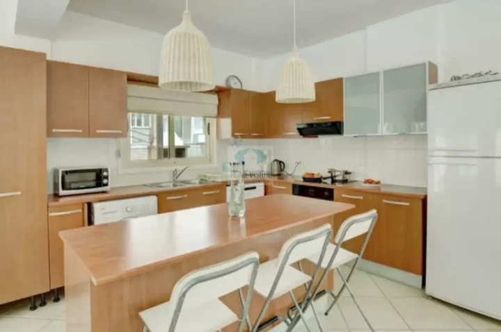 4-bedroom villa for rent 160 m² in Famagusta, Protaras
