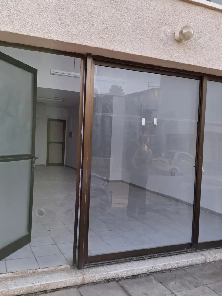 Trading area 80 m² for rent in Paphos, Paphos - Agios Theodoros