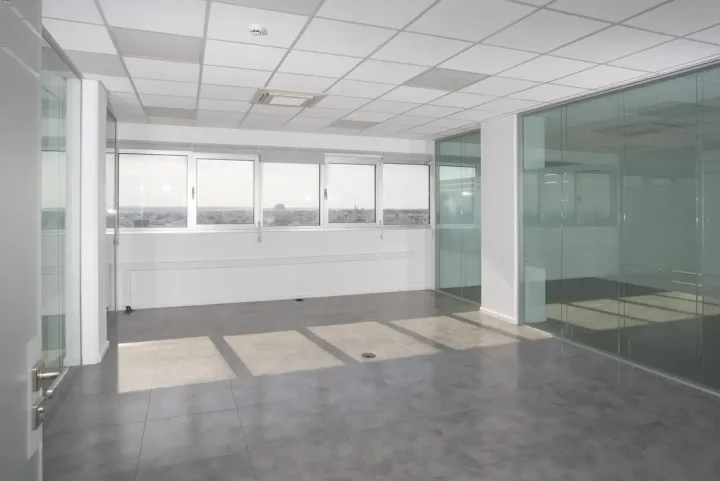 Office 500 m² for rent in Limassol, Limassol - Omonia