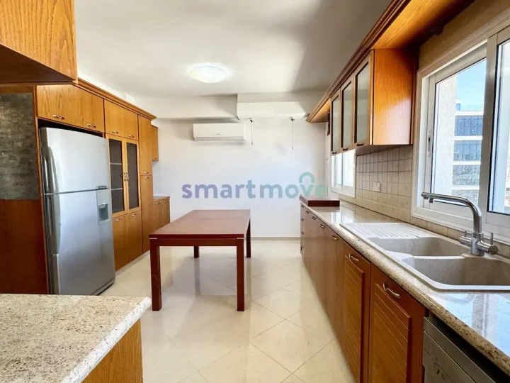 Office 171 m² for rent in Limassol, Limassol - Mesa Geitonia
