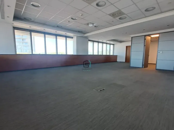 Office 500 m² for rent in Limassol, Limassol - Omonia