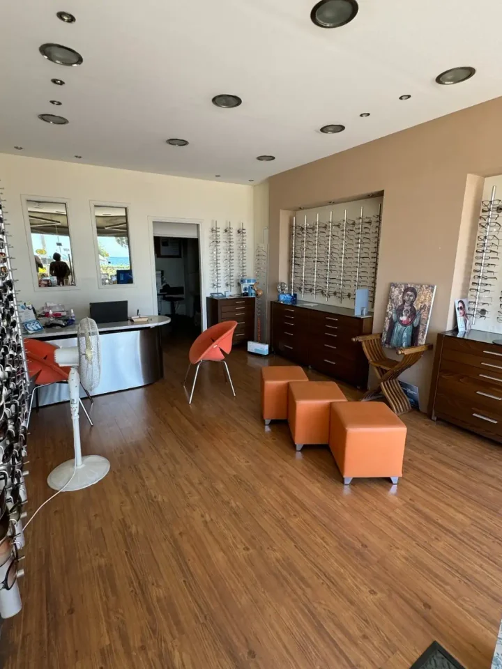 Trading area 72 m² for rent in Limassol, Limassol - Agia Napa