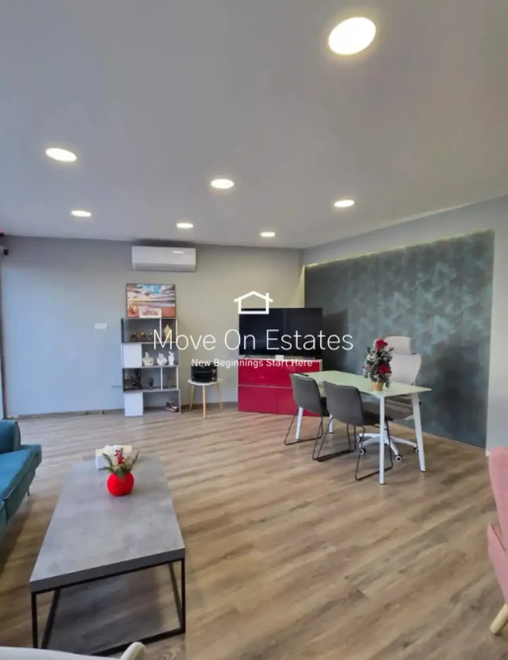 Office 23 m² for rent in Larnaca, Larnaka - Skala