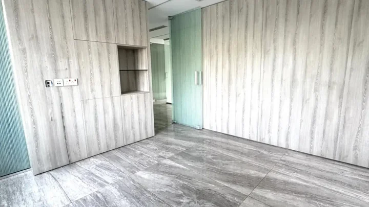Office 300 m² for rent in Limassol, Limassol - Agios Nicolaos