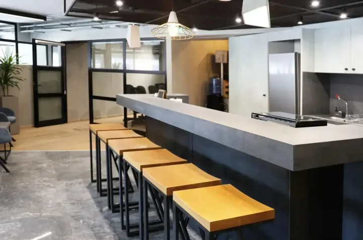 Office 300 m² for rent in Limassol, Limassol - Agia Zoni