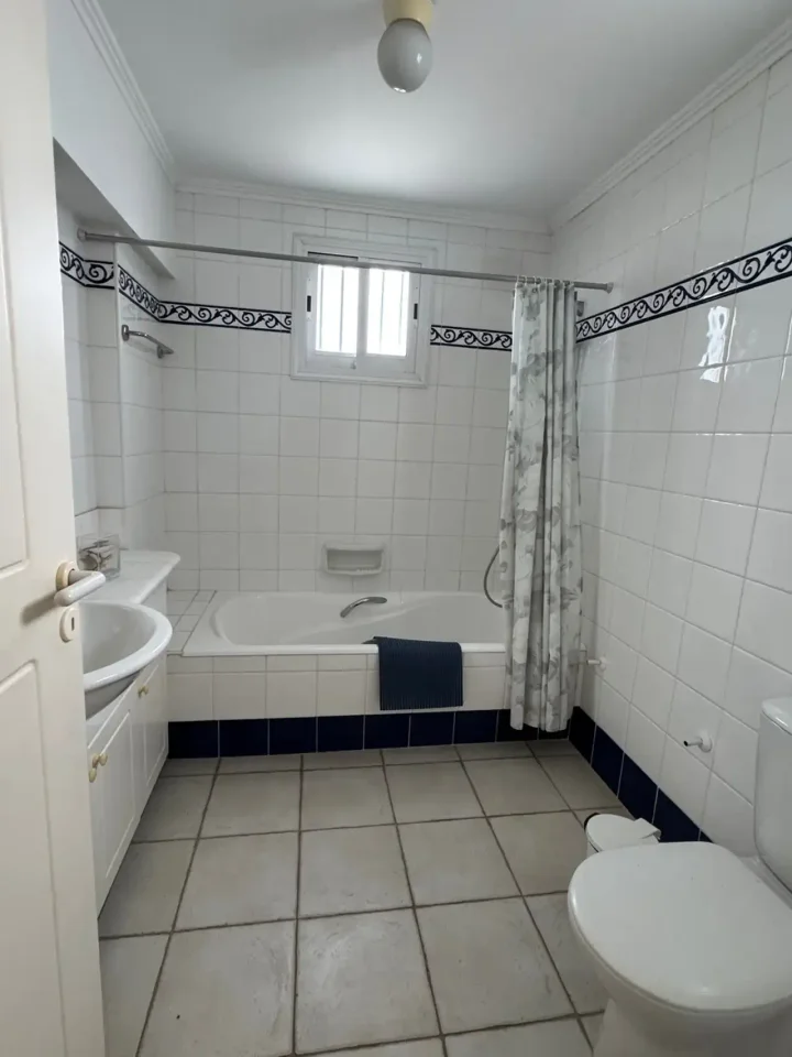Villa for rent 200 m² in Paphos, Chlorakas