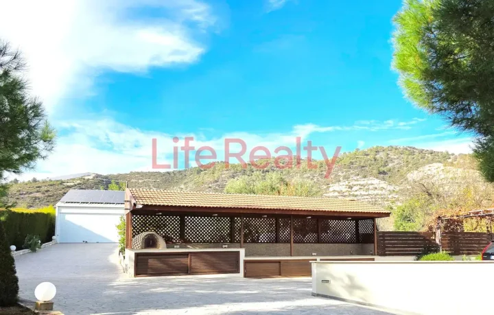 Detached house for rent 480 m² in Limassol, Apesia
