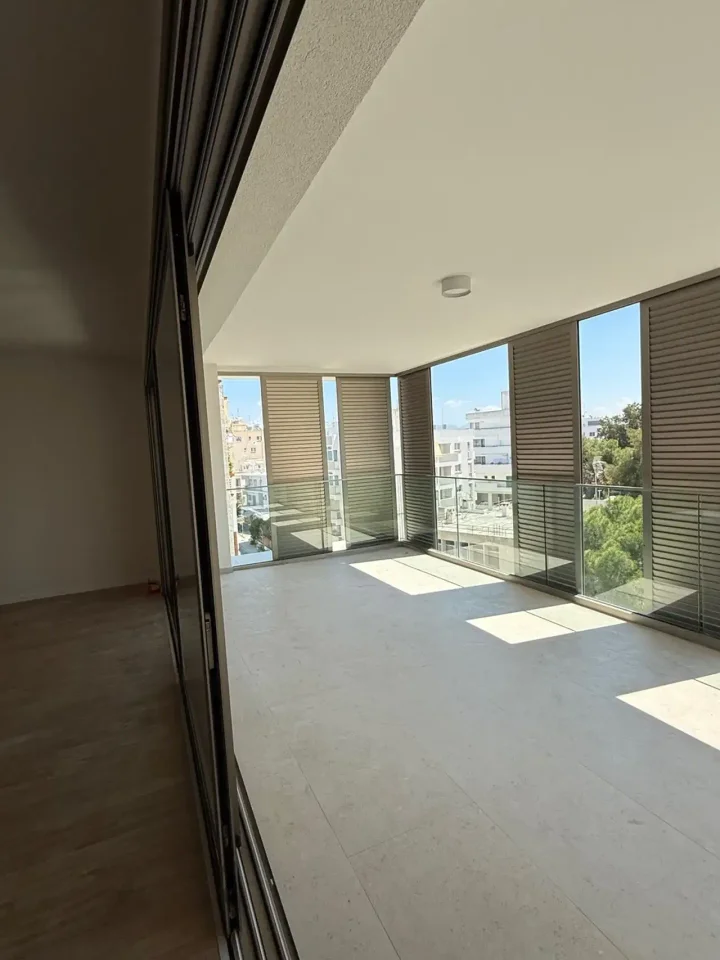 3-bedroom apartments for rent 160 m² in Nicosia, Agioi Omologites