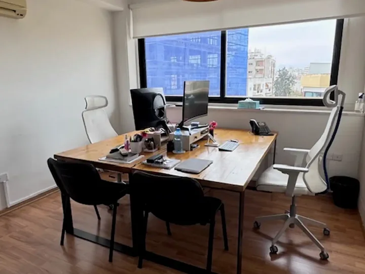 Office 62 m² for rent in Nicosia, Nicosia - Lykabittos