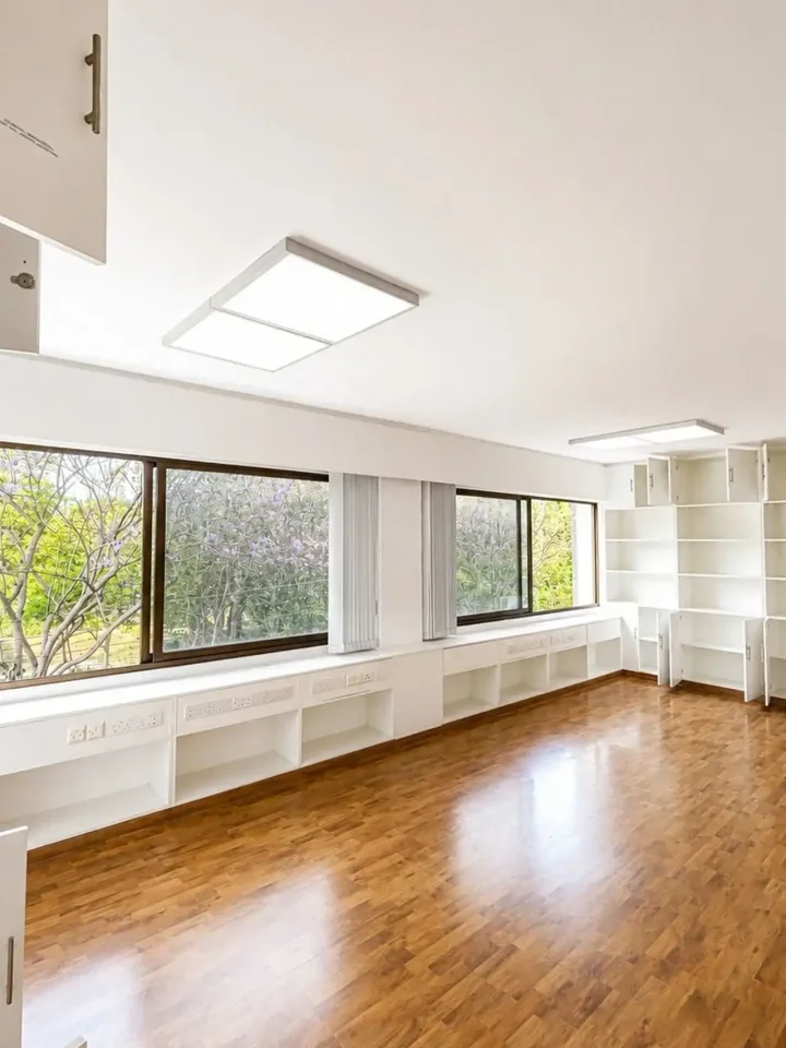 Office 160 m² for rent in Limassol, Limassol - Agia Triada