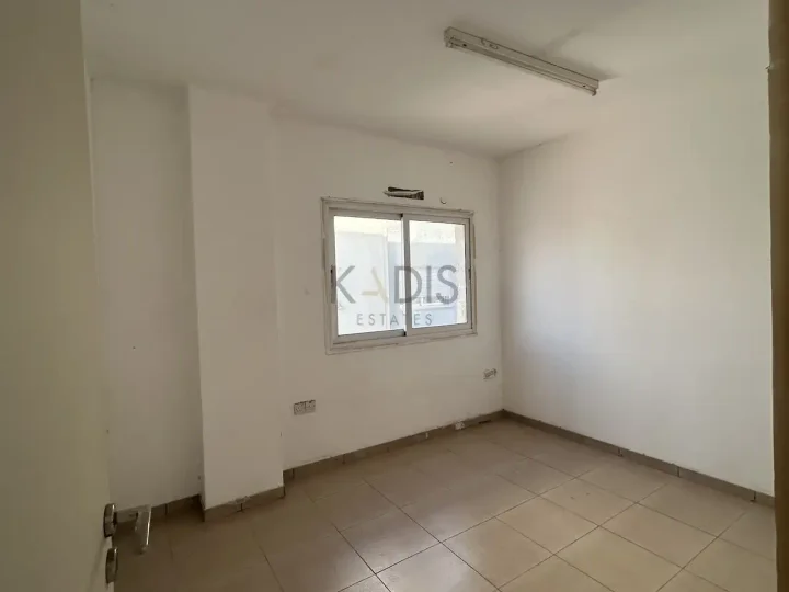 Office 250 m² for rent in Limassol, Limassol - Kapsalos