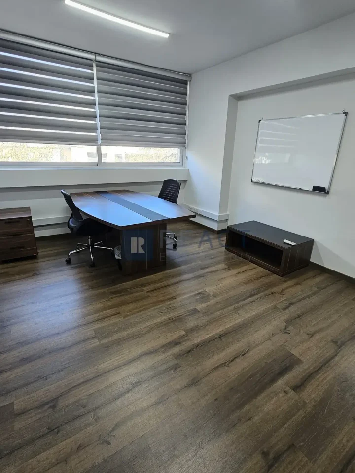 Office 65 m² for rent in Nicosia, Nicosia - Ag. Antonios