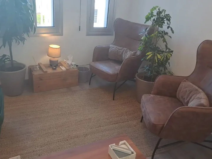 Office 120 m² for rent in Nicosia, Egkomi