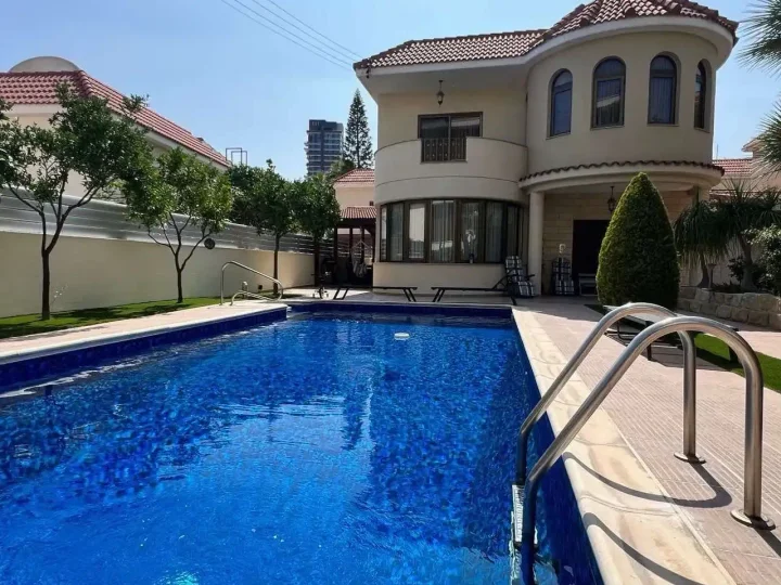 5-спальная вилла в аренду 230 м² в Limassol, Agios Tychon Tourist Area