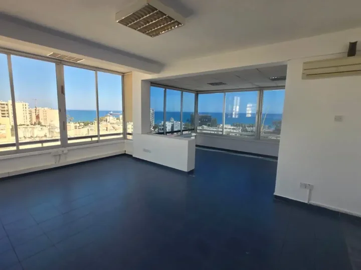Office 130 m² for rent in Limassol, Limassol - Neapolis