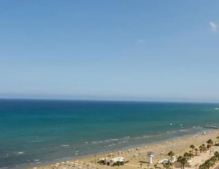 2-bedroom apartments for rent 85 m² in Larnaca, Larnaka - Finikoudes