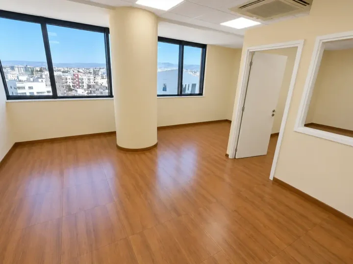 Office 460 m² for rent in Paphos, Paphos - Agios Theodoros