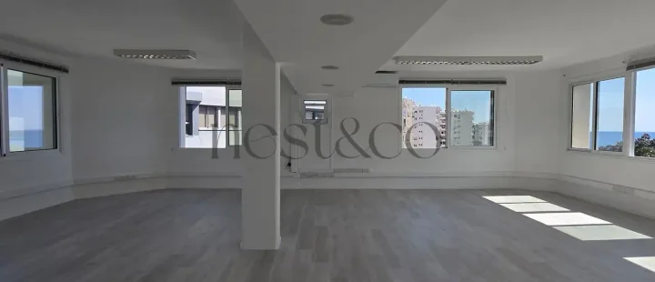 Office 130 m² for rent in Limassol, Limassol - Neapolis