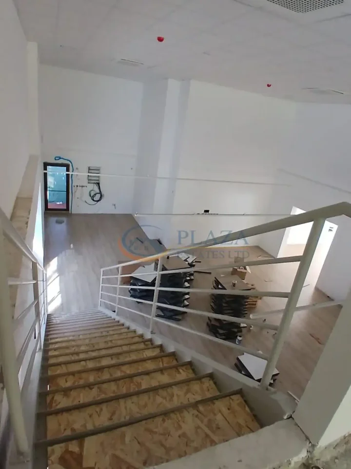 Office 680 m² for rent in Limassol, Limassol - Agia Zoni