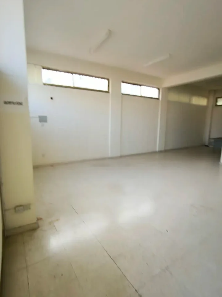 Склад 185 м² в аренду в Nicosia, Aglantzia