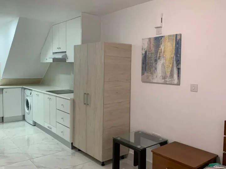 Studio for rent 45 m² in Limassol, Mouttagiaka Tourist Area