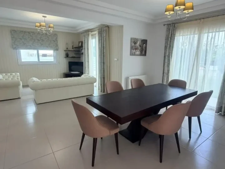 3-bedroom detached house for rent 200 m² in Paphos, Konia