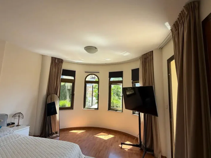 5-спальная вилла в аренду 230 м² в Limassol, Agios Tychon Tourist Area