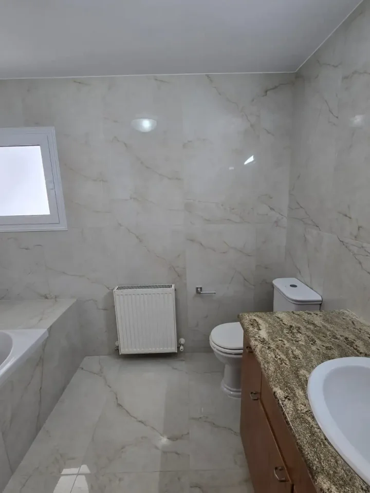Office 185 m² for rent in Limassol, Limassol - Mesa Geitonia