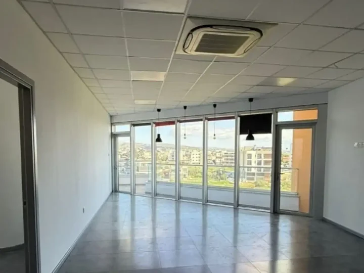 Office 434 m² for rent in Limassol, Limassol - Neapolis