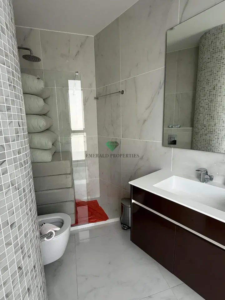 Office 112 m² for rent in Limassol, Agios Tychon Tourist Area