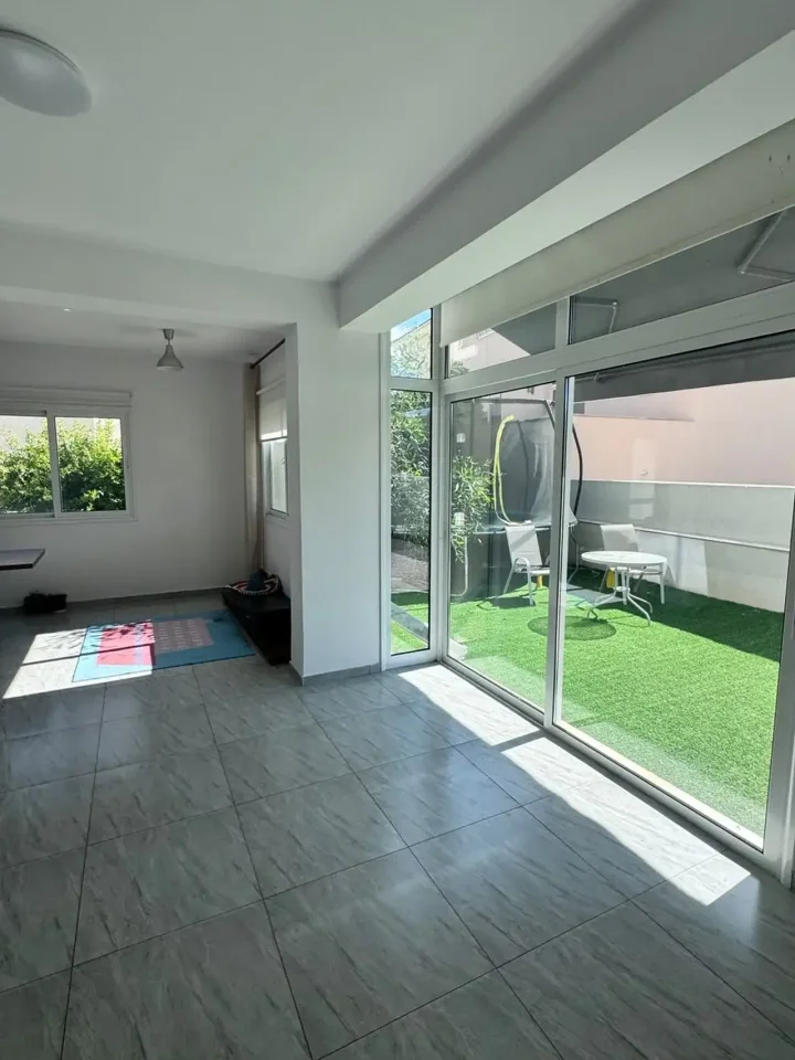 3-bedroom detached house for rent 180 m² in Limassol, Germasogeia