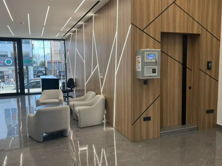 Office 500 m² for rent in Limassol, Limassol - Agios Nicolaos