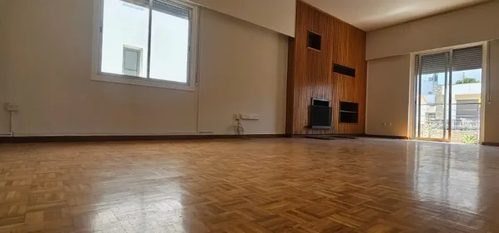 Commercial properties 700 m² for rent in Nicosia, Agioi Omologites