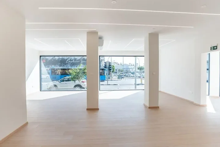 Office 200 m² for rent in Limassol, Limassol - Katholiki
