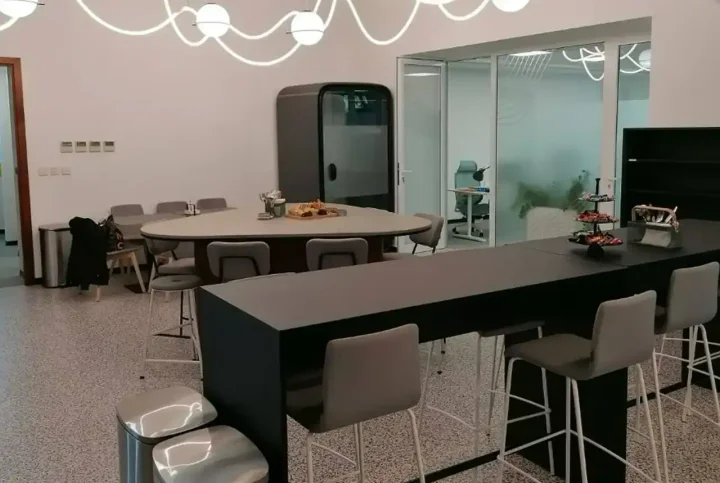 Office 582 m² for rent in Limassol, Limassol - Agia Zoni