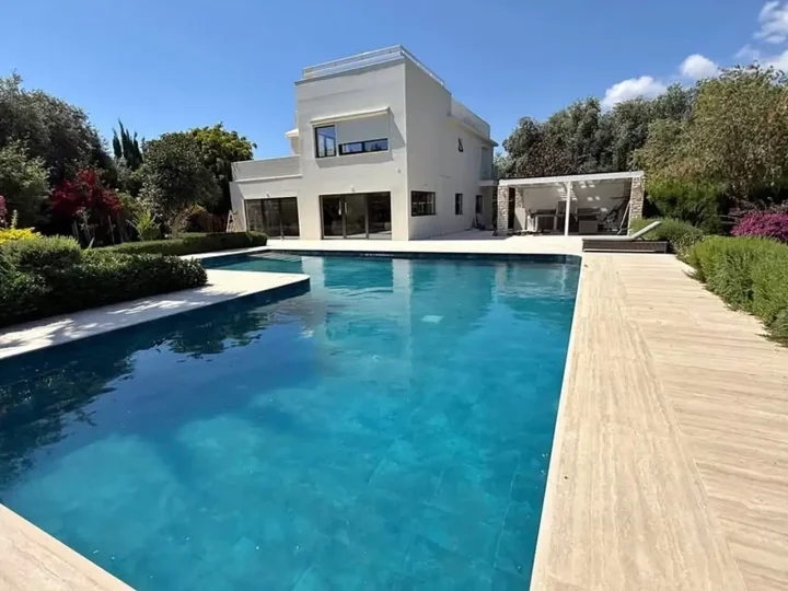 3-bedroom villa for rent 200 m² in Paphos, Pegeia