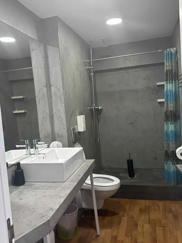 Office 216 m² for rent in Limassol, Limassol Marina