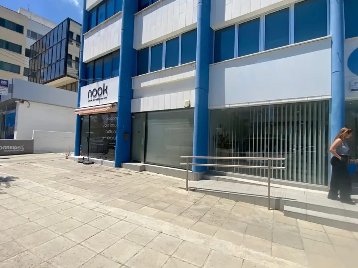 Trading area 75 m² for rent in Nicosia, Nicosia - Lykabittos