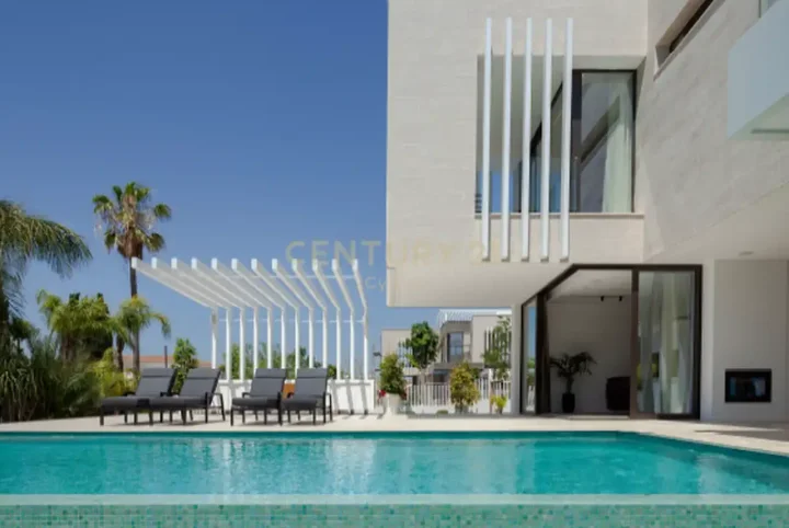 5-bedroom villa for rent 571 m² in Limassol, Germasogeia