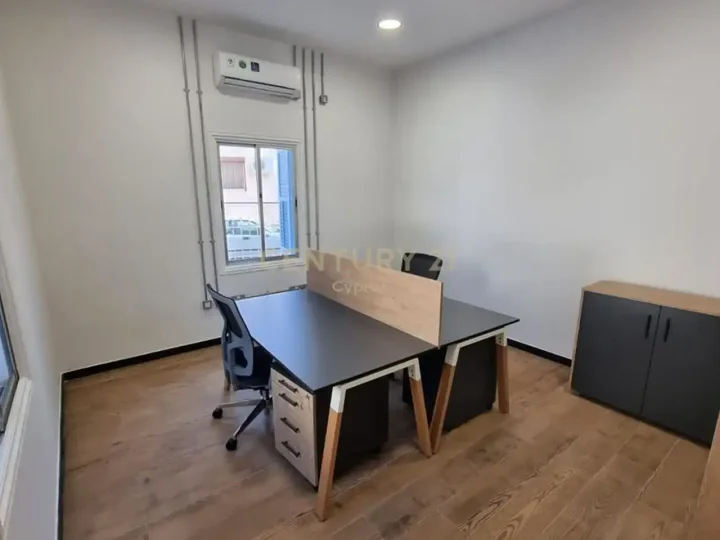 Office 140 m² for rent in Limassol, Limassol - Agia Zoni