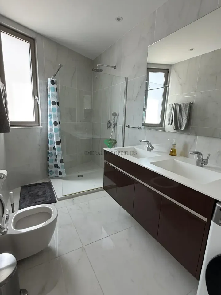 Office 112 m² for rent in Limassol, Agios Tychon Tourist Area