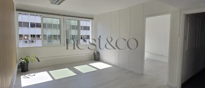 Office 130 m² for rent in Limassol, Limassol - Neapolis