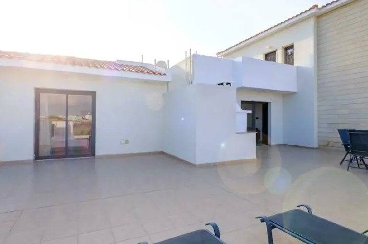 2-bedroom apartments for rent 150 m² in Larnaca, Oroklini Tourist Area