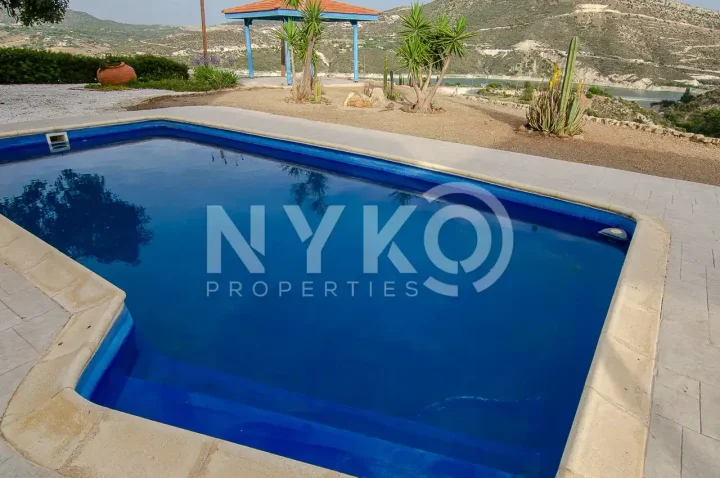 Detached house for rent 250 m² in Limassol, Akrounta