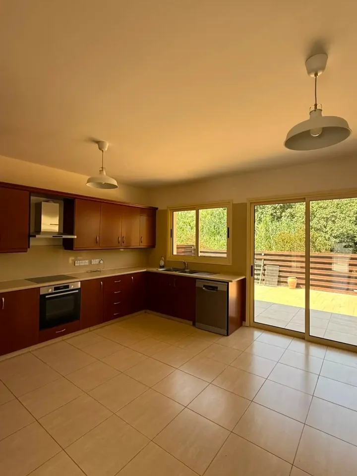 3-bedroom detached house for rent 150 m² in Limassol, Pyrgos Lemesou