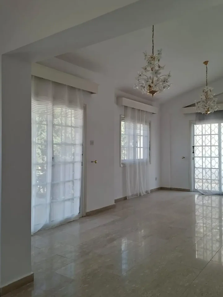 5-bedroom detached house for rent 220 m² in Larnaca, Zygi
