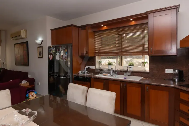 Detached house for rent 350 m² in Limassol, Parekklisia